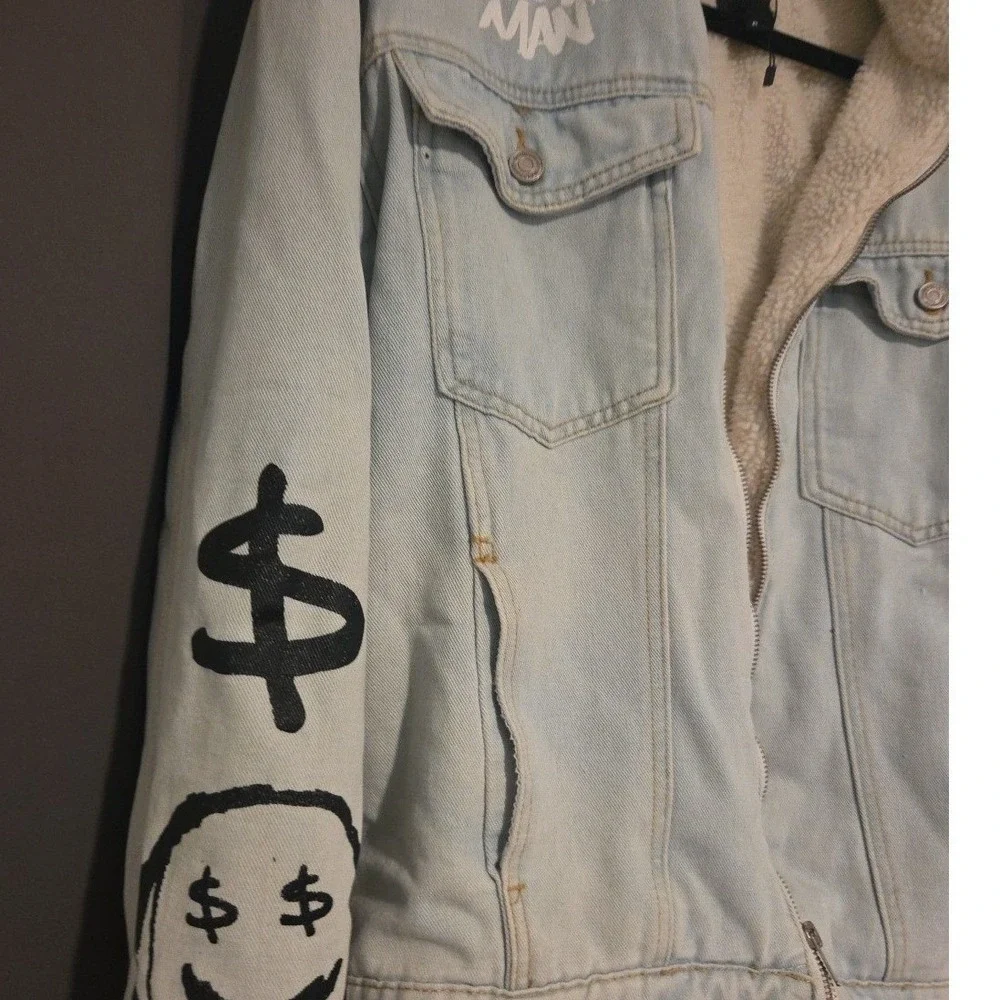 boohooMAN Light Wash Sherpa Lined Denim Jacket, Graffiti Smiley Face Men's Small